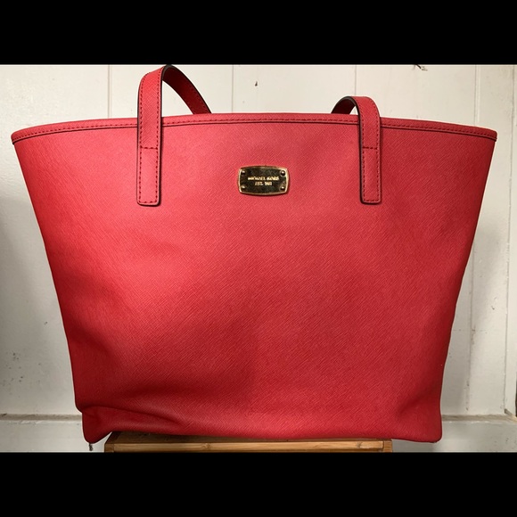 Purse - Picture 1 of 1